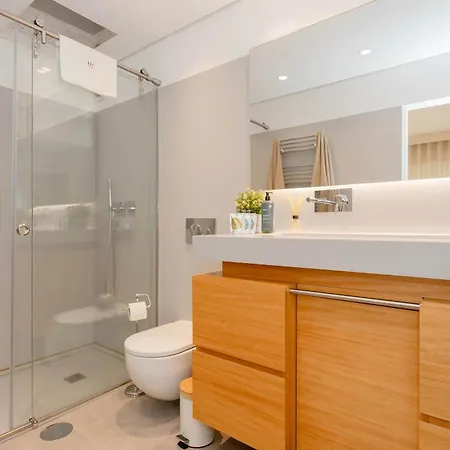 Liiiving In - Foz Seaside Lägenhet *